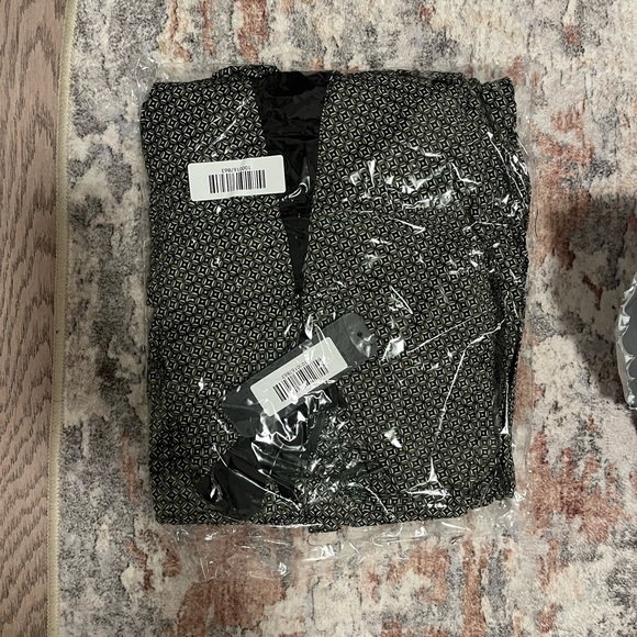 NWT | Vici Azura V-Neck Tie Waist Midi Dress | Size M - Picture 6 of 6